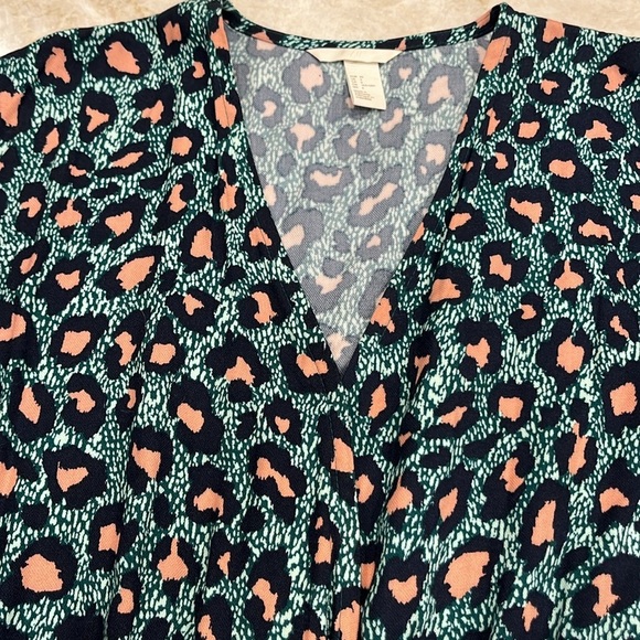 H&M Limited Edition Leopard Print Faux Wrap Jumpsuit | Teal with Pink‎ Spots | 6 - Picture 10 of 16